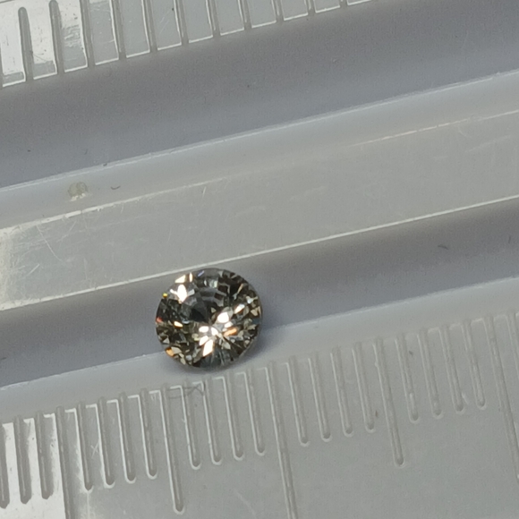 Brilliant Cut Zircon 5mm - Picture 5 of 11
